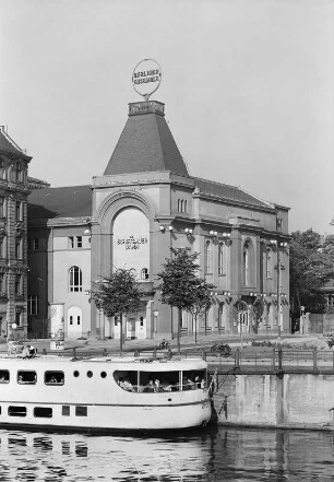 Berlin. Theater am Schiffbauerdamm "Berliner Ensemble"