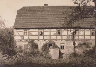 Dresden-Merbitz, Merbitzer Ring 11 (ehemals Nr. 10). Ehemaliger Dreiseithof (jetzt Landhotel "Merbitzer Hof"). Wohnstallhaus (bezeichnet 1843). Gartenansicht
