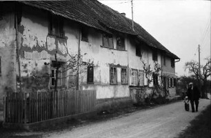 Büsingen: Alte Häuser am Rhein