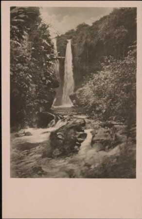 Wasserfall am Kilimandjaro bei Marangu (Ostafrika)