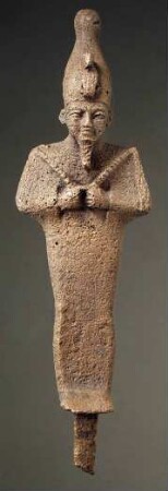 Ägyptische Statuette des Osiris, Oberfläche durch Reduktion stark angegriffen, im Ganzen gut erhalten, in der Krone seitlich rechteckige Einlassungen, unter den Füßen Heftzapfen