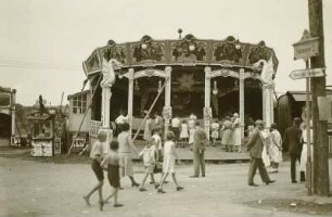 Dresden. Vogelwiese. Karussell
