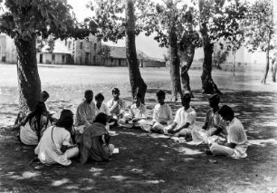 Unterricht im Freien (Deutsche Indien-Expedition 1926/1929 - 5. Südindien)