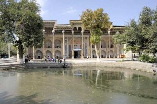 Moschee Bala Haus — Vorhalle