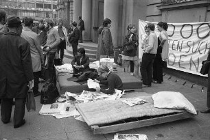 Informationsaktion Karlsruher Studentinnen und Studenten zur Wohnungsnot der Studierenden
