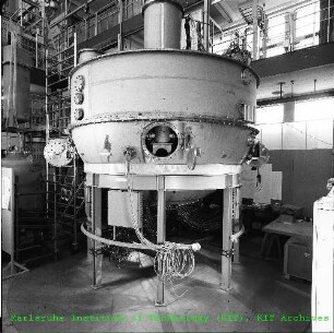 Heißer Sammler des Nachwärmeabfuhr-Experiments des Schnellen Natriumgekühlten Reaktor 2 (SNR 2)-Naturkonvektionsmodells (NEPTUN) der Hauptabteilung Ingenieurtechnik (HIT)
