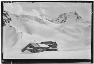 Stubaier Alpen. Dresdner Hütte (2308 Meter)