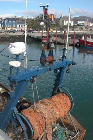 Fischerboote : Fischerboote im Hafen von Dingle an der irischen Westküste, aufgenommen im März 2004. Foto Uwe Gerig