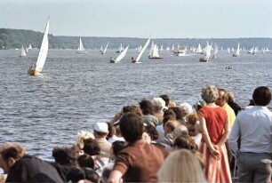 Berlin; Pichelsdorf: Sonntagsverkehr auf der Havel