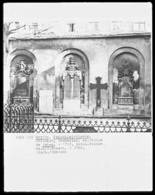 Grabmal des Julius de Penne (+1731)