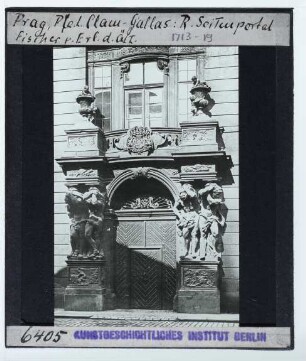 Prag, Palais Clam-Gallas : Außenansicht, Portal