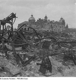 Dresden. Ruine des Ausstellungspalastes an der Stübelallee