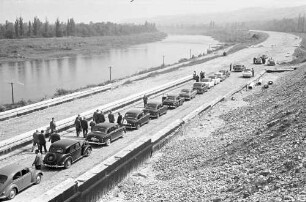 Rheinweiler: Autoreihe; Begehung der Baustelle: Blick nach Norden