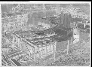 Staustufe Garstadt. Wie Bild 187 von unterstrom Landseite her gesehen.