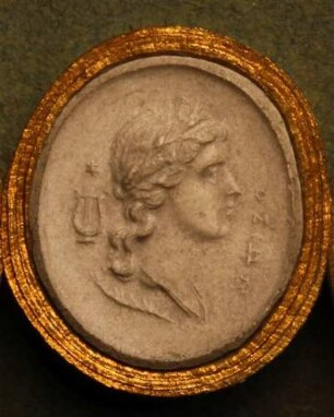 Profilkopf des Apollo mit Ähren gekrönt (Daktyliothek, Erstes Mythologisches Tausend)