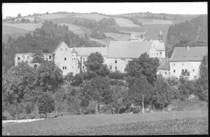 Lauenstein. Blick auf Lauenstein, Schloss mit Schlosshof