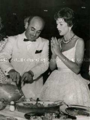 Artur Brauner und Dawn Addams auf der Berlinale 1955