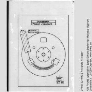 Technische Unterlagen Gläserne Frau für WHO (französisch) - "Grundplatte Plaque inferiérieure"
