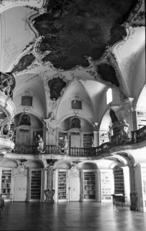 St. Peter: Bibliothek