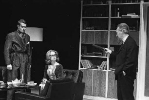 Erstaufführung des Schauspiels "Biografie" von Max Frisch beim Badischen Staatstheater Karlsruhe.