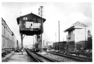 140 Jahre Empfangsgebäude Bayerischer Bahnhof in Leipzig: altes und neues Stellwerk W 1 im Jahre 1932