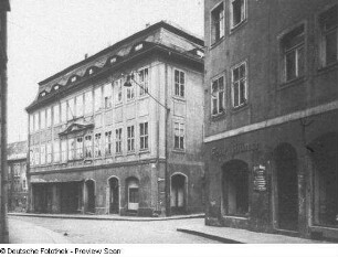 Bautzen, Kornstraße 10/Ecke Hintere Reichenstraße. Wohnhaus mit Laden (nach 1740). Straßenansicht von Süden