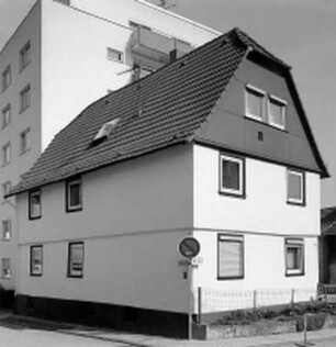 Liederbach, Schulstraße 8