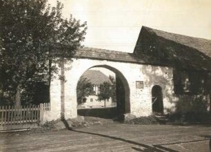 Niedercunnersdorf. Alte Schmiede, Hofeinfahrt