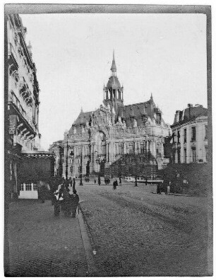 Roubaix (Dep. Nord, Frankreich): [Rathaus] (Distanzaufnahme)