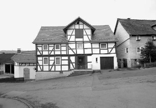 Einhaus; Fuldatal, Am Berg 7