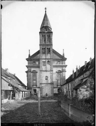 Großcomburg Katholische Kirche Sankt Nikolaus Außenbereich, seitlich davon befinden sich die Konventbauten