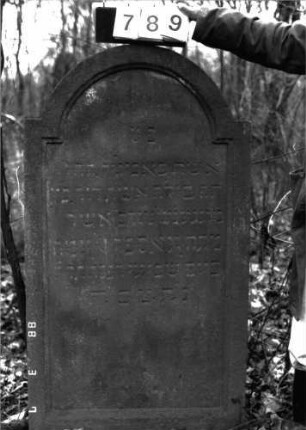 Grabstein 789