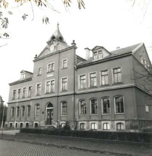 Cossebaude, Bahnhofstraße 5. Hans-Grundig-Oberschule (Grundschule Cossebaude) (1893)