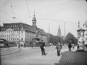 Neustädter Markt, Hauptstraße : Dresden, Neustädter Markt, manuelle Verkehrsregelung