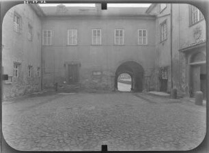 Frohburg. Schloß (Baubeginn 1544, Umbau 1. H. 18. Jh.). Südflügel. Hofansicht