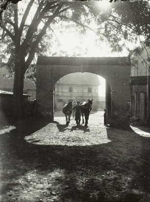 Bubendorf. Toreinfahrt eines Gehöftes