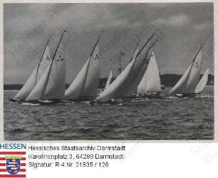 Berlin, 1936 / XI. Olympische Sommerspiele / Segelboote der 8-m-R-Klasse beim Wenden / Sammelwerk 'Olympia 1936 - Band II' Nr. 14, Bild Nr. 121, Gruppe 60