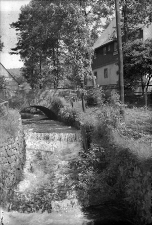 Mühl-Brücke mit Wehr für den Betriebsgraben der Engelhardt-Schneidmühle