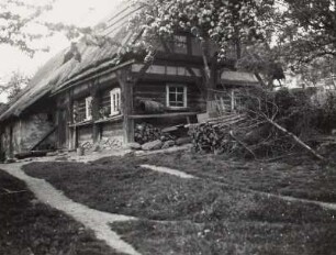 Lauba : Lauba. Wohnhaus mit Stallanbau (18. Jahrhundert). Hofansicht