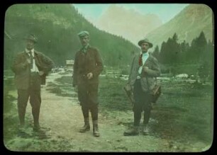 Gassner, Domenigg und von Saar bei Bad Moos : Gassner, Karl Doménigg und Günter von Saar auf einem Weg bei Moos