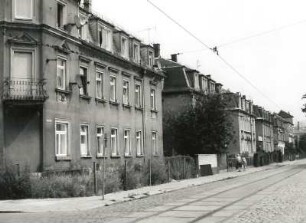 Dresden-Mickten, Herbststraße 16/Ecke Sternstraße und Sternstraße 10-2. Wohnhäuser (um 1900). Straßenansicht von Südwesten
