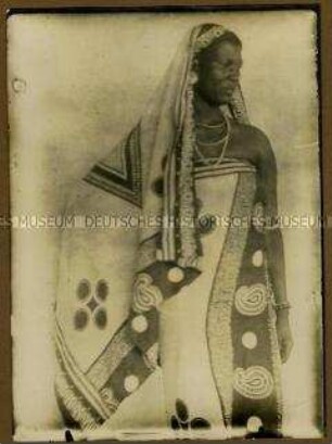 Fotostudie einer Massai-Frau namens Fatuma
