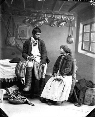 Rumänische Bauern (Mann und Frau im Studio)