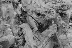 Archäologische Enttrümmerung in der Ruine der Frauenkirche