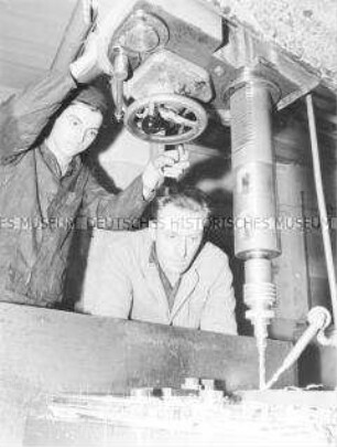 Lehrlingsausbildung in der BBS des VEB Schwermaschinenbau S. M. Kirow Leipzig