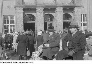 Besucher der Messe, Eingang Ringmessehaus