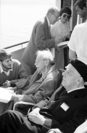 32. Tagung 1982 Physiker; Mainaufahrt: Paul Dirac wird angesprochen, Peter Kapitsa; Eugene Wigner dahinter