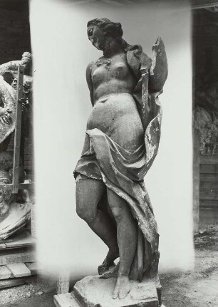 Diana aus dem Schlosspark in Schwerin : Diana aus dem Schlosspark in Schwerin. Sandstein (um 1700; B. Permoser, 1945/1952 restauriert von W. Hempel)