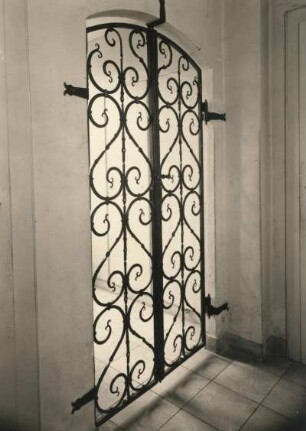 Gittertür : Gittertür. Schmiedeeisen (Schlossermeister Schmidt)
