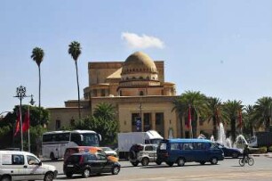 Theater Royal : Straßenverkehr am Theater Royal in Marrakesch, aufgenommen am 04.11.2008